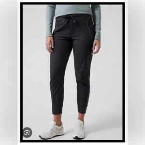 Athleta Trekkie North Jogger, Black, size 0